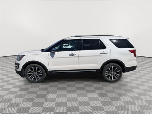 Used 2017 Ford Explorer Platinum AWD/4WD image 2