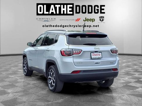 Certified 2025 Jeep Compass Limited AWD/4WD image 3