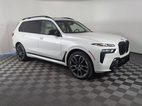 New 2026 BMW X7 M60i image 6