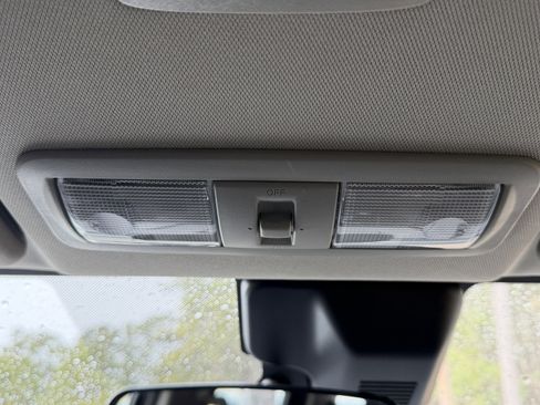 Used 2022 Nissan Frontier SV image 28