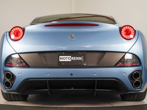 Used 2012 Ferrari California RWD image 24