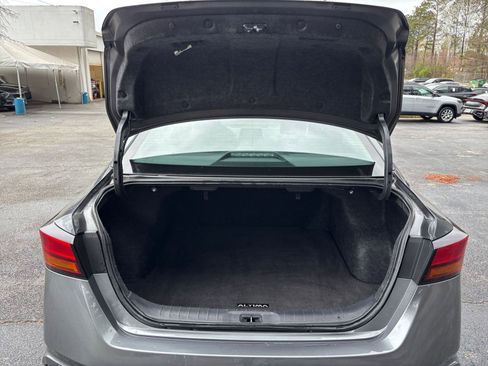 Used 2025 Nissan Altima 2.5 SV FWD image 32
