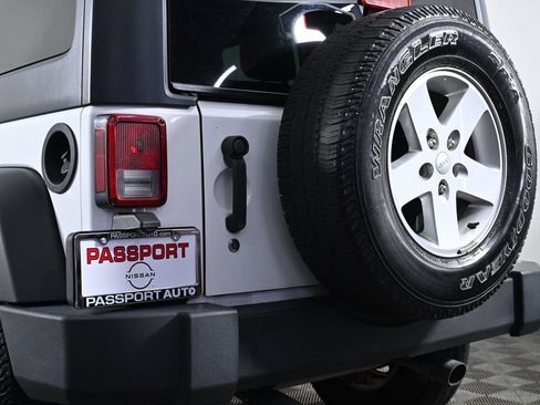 Used 2018 Jeep Wrangler Unlimited Sport S image 8