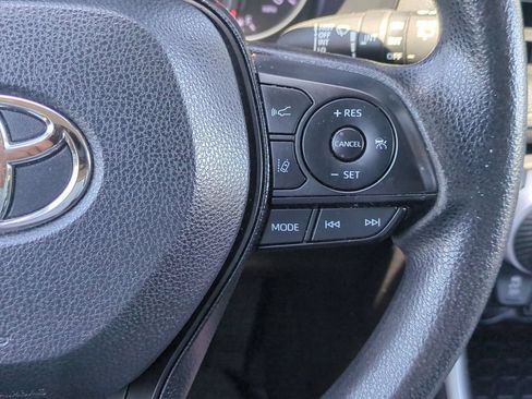 Used 2020 Toyota RAV4 XLE AWD/4WD image 13