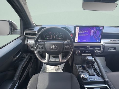 Used 2025 Toyota Tacoma TRD Off-Road AWD/4WD image 13