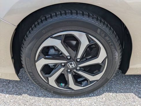 Used 2017 Honda Accord EX-L image 11