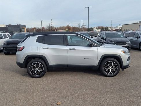 Used 2024 Jeep Compass Limited image 2