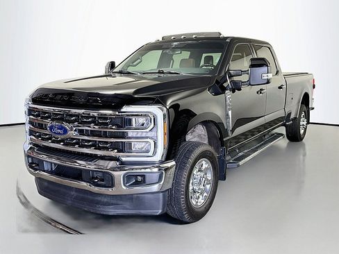 Used 2024 Ford F350 Lariat AWD/4WD image 3