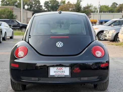 Used 2008 Volkswagen Beetle S FWD image 7