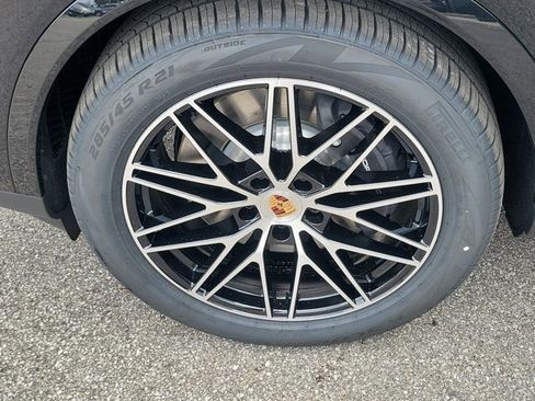 New 2026 Porsche Cayenne E-Hybrid image 14