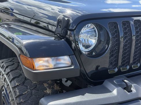 Used 2023 Jeep Gladiator Sport AWD/4WD image 10
