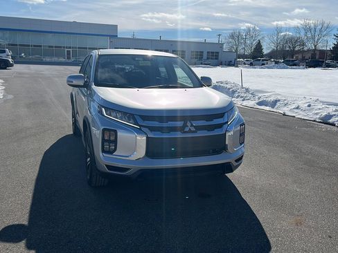 Used 2026 Mitsubishi Outlander Sport ES image 8