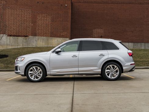 Used 2022 Audi Q7 3.0T Premium w/ Convenience Package image 6