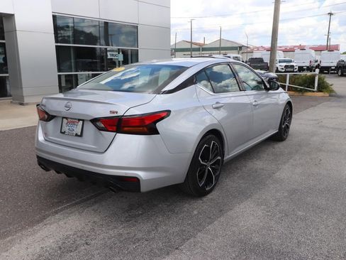 Used 2024 Nissan Altima 2.5 SR w/ SR Premium Package FWD image 13