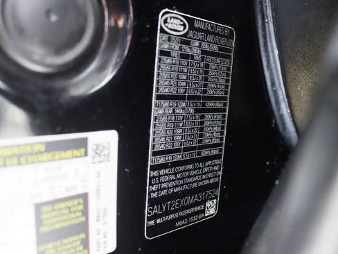 Used 2021 Land Rover Range Rover Velar R-Dynamic S image 40