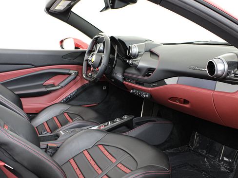 Certified 2023 Ferrari F8 Tributo RWD image 38