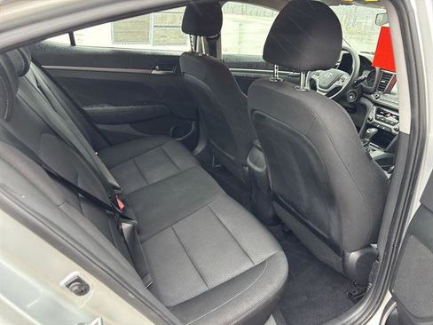 Used 2018 Hyundai Elantra SE w/ SE Connectivity Package 04 image 19