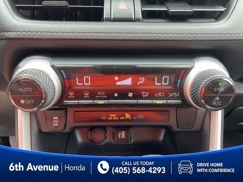 Used 2025 Toyota RAV4 XLE AWD/4WD image 31