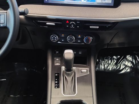 Used 2025 Nissan Kicks SV FWD image 21