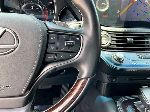 Used 2022 Lexus LS 500 w/ Interior Upgrade Package RWD image 21