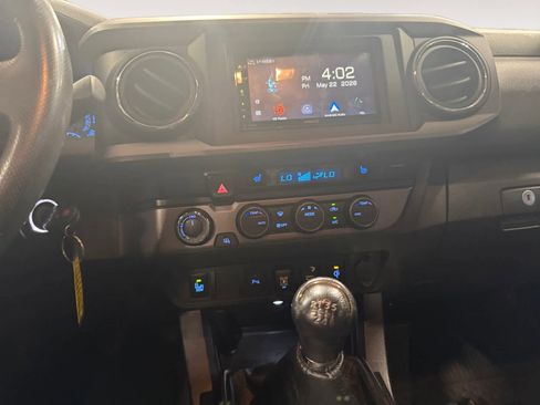 Used 2020 Toyota Tacoma TRD Sport w/ TRD Premium Sport Package AWD/4WD image 12