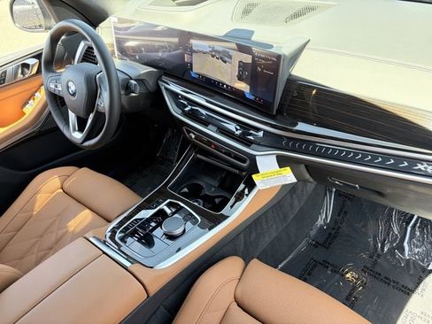 Used 2026 BMW X5 sDrive40i w/ Premium Package RWD image 13