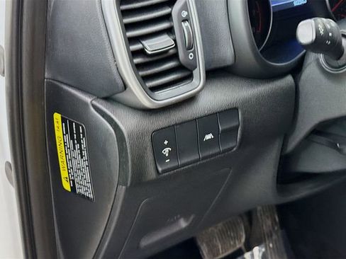 Used 2020 Kia Sportage LX image 10