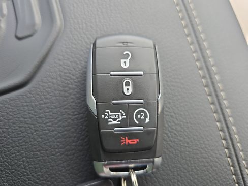 New 2026 RAM 3500 Laramie AWD/4WD image 32