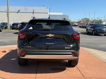 New 2026 Chevrolet Trax LT w/ Driver Confidence Package FWD image 5