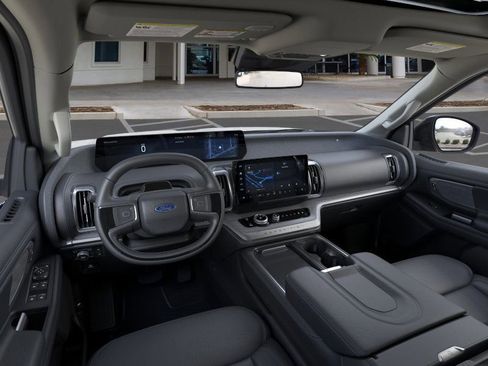 New 2025 Ford Expedition Max Platinum w/ Driver's Package image 9