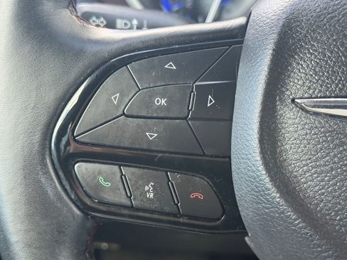 Used 2020 Chrysler Pacifica Touring-L image 15