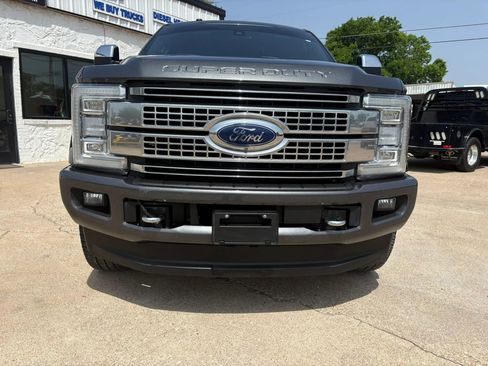 Used 2018 Ford F250 Platinum w/ Platinum Ultimate Package AWD/4WD image 5
