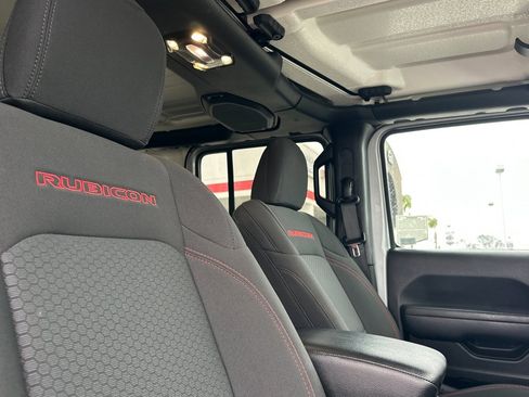 Used 2023 Jeep Wrangler Unlimited Rubicon image 17