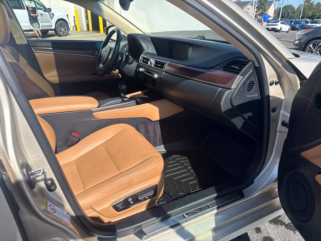 Used 2013 Lexus GS 350 AWD w/ Premium Pkg image 47