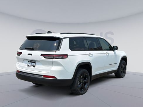 New 2026 Jeep Grand Cherokee L Limited w/ Limited Altitude Package AWD/4WD image 7