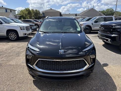 Used 2024 Buick Encore GX Avenir w/ Avenir Technology Package FWD image 2