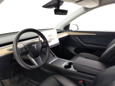 Used 2022 Tesla Model Y Long Range AWD/4WD image 17