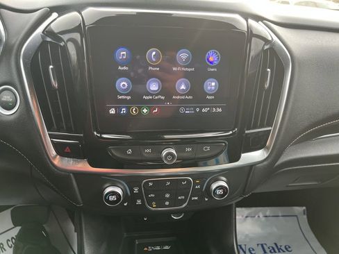 Used 2023 Chevrolet Traverse LT w/ Rear Camera Mirror Package image 11