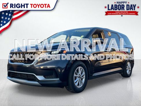 Used 2022 Kia Carnival LX FWD image 1