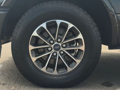 Used 2018 Ford F150 XLT w/ Equipment Group 302A Luxury AWD/4WD image 12