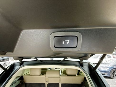 Used 2017 Land Rover Range Rover Sport HSE image 31