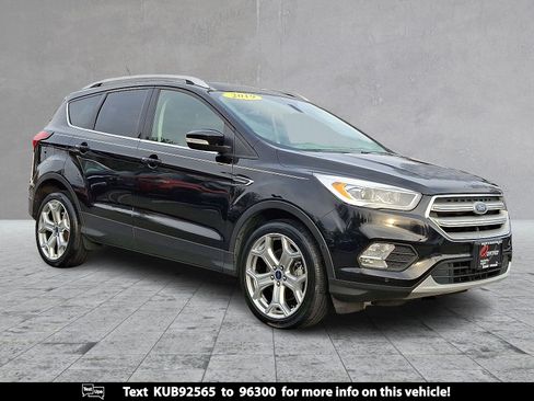 Used 2019 Ford Escape Titanium image 1