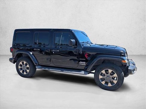 Used 2019 Jeep Wrangler Unlimited Sahara AWD/4WD image 4