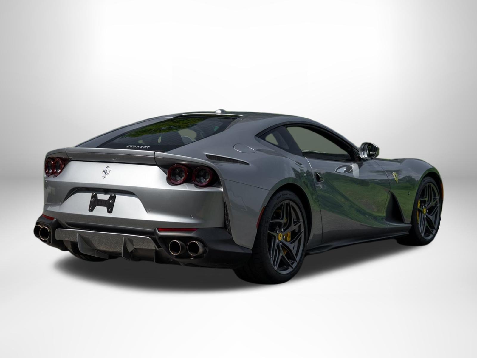 Used 2020 Ferrari 812 Superfast RWD image 7