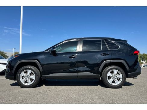 Used 2020 Toyota RAV4 XLE FWD image 2
