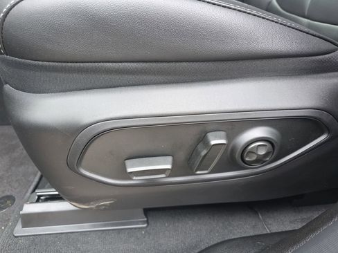 New 2025 Jeep Grand Cherokee L Limited w/ Trailer Tow Package image 32