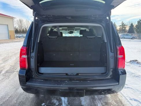 Used 2018 Chevrolet Tahoe LT image 3