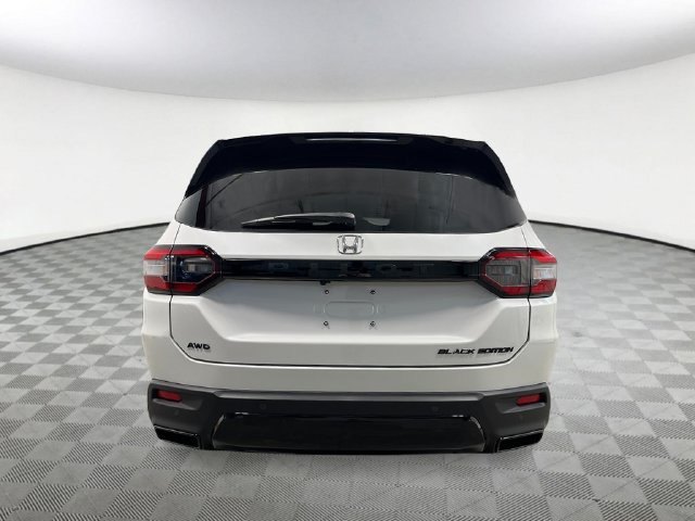 New 2026 Honda Pilot Black Edition image 5