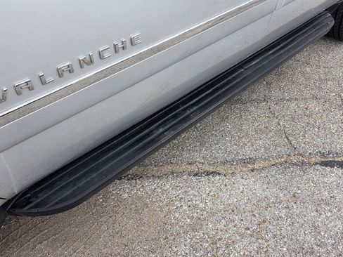 Used 2012 Chevrolet Avalanche LTZ AWD/4WD image 41