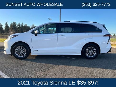 Used 2021 Toyota Sienna LE AWD/4WD image 31